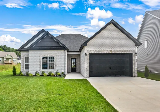 Photo 1 of Single family home for sale at 661 Woodrush Dr, Clarksville, TN 37040 | MLS# 3260402 | Listing updated on 2026-08-31