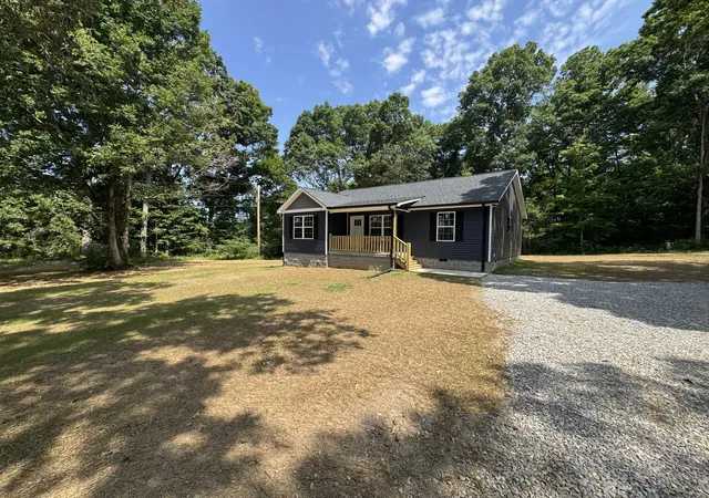 Homes for sale in Dickson, TN | 1047 Oak Grove Rd, Dickson, TN 37055 | MLS# 3260420