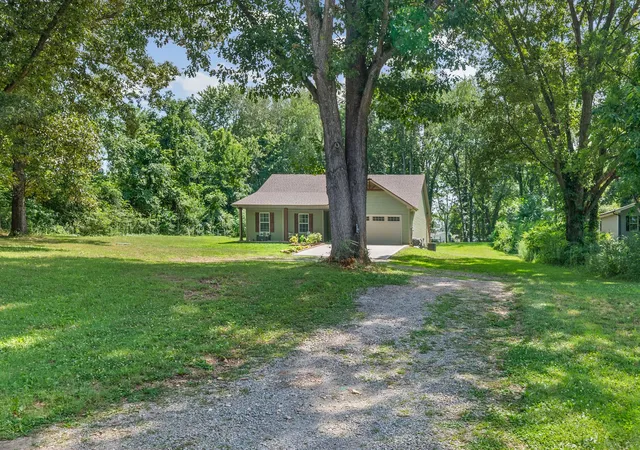 Homes for sale in Oak Grove, KY | 1691 Hugh Hunter Rd, Oak Grove, KY 42262 | MLS# 3260436