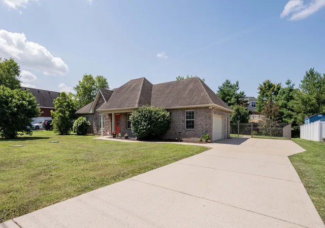 Photo 3 of Single family home for sale at 1125 Cascade Fls Dr, Murfreesboro, TN 37129 | MLS# 3261988 | Listing updated on 2026-10-05