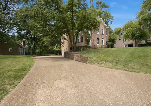 Photo 3 of Single family home for sale at 1667 Kirkwood Pl, Brentwood, TN 37027 | MLS# 3261046 | Listing updated on 2026-08-20