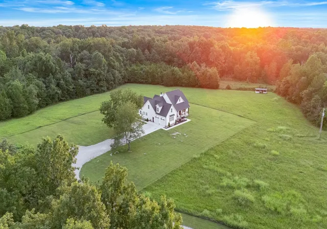2nd image of 1851 Warner Bridge Rd, Shelbyville, TN 37160 | MLS# 3260667