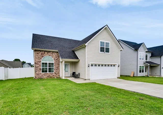 Photo 2 of Single family home for sale at 404 Tramore Dr, Smyrna, TN 37167 | MLS# 3260468 | Listing updated on 2026-09-28