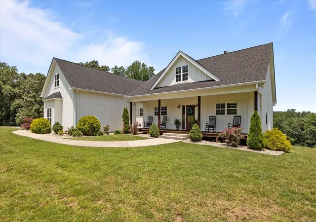 Homes for sale in Cumberland City, TN | 4251 Spring Valley Rd, Cumberland City, TN 37050 | MLS# 3263208