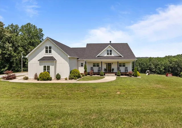 Homes for sale in Cumberland City, TN | 4251 Spring Valley Rd, Cumberland City, TN 37050 | MLS# 3263208