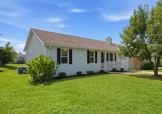 Photo 1 of Sale Pending at 3916 Patton Hl Rd, Nashville, TN 37207 | MLS# 3304778 | Listing updated on 2026-08-29