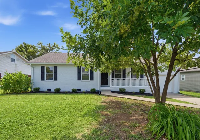 Photo 2 of Sale Pending at 3916 Patton Hl Rd, Nashville, TN 37207 | MLS# 3304778 | Listing updated on 2026-08-29