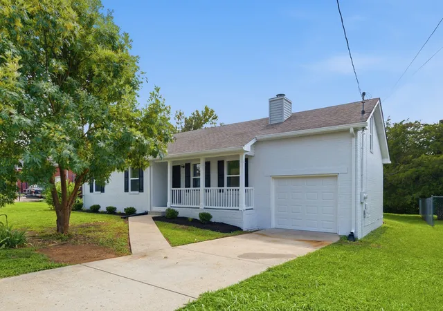 Photo 3 of Sale Pending at 3916 Patton Hl Rd, Nashville, TN 37207 | MLS# 3304778 | Listing updated on 2026-08-29