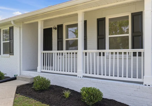 Photo 3 of Sale Pending at 3916 Patton Hl Rd, Nashville, TN 37207 | MLS# 3304778 | Listing updated on 2026-08-29