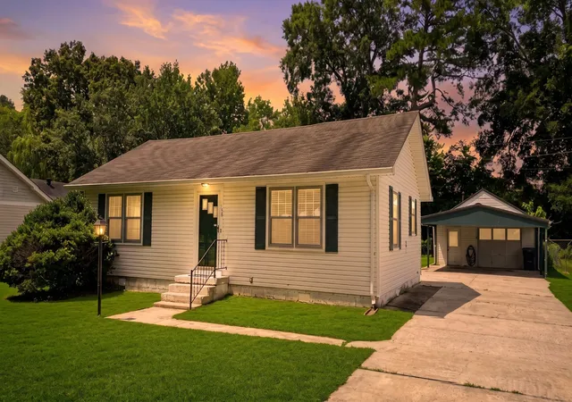1st image of 138 Ham St, Tullahoma, TN 37388 | MLS# 3270689