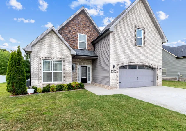 Homes for sale in Clarksville, TN | 1072 Chagford Dr, Clarksville, TN 37043 | MLS# 3260528