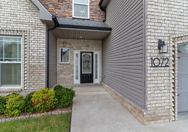 Homes for sale in Clarksville, TN | 1072 Chagford Dr, Clarksville, TN 37043 | MLS# 3260528