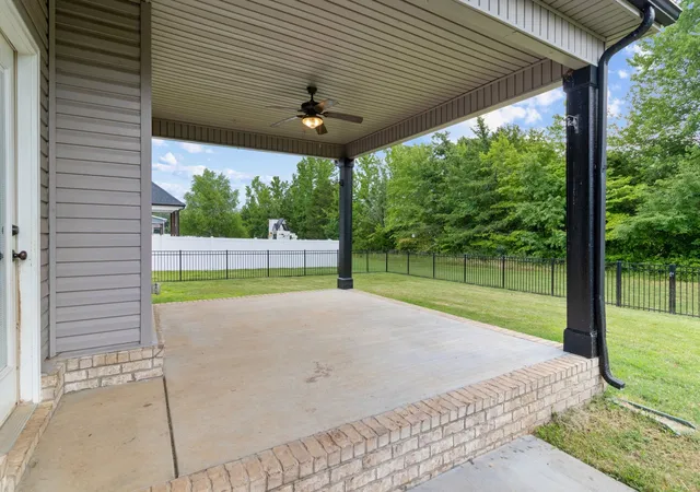 Homes for sale in Clarksville, TN | 1072 Chagford Dr, Clarksville, TN 37043 | MLS# 3260528