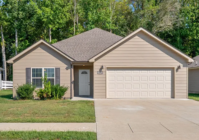 Photo 1 of Single family home for sale at 1252 Magnum Dr, Clarksville, TN 37040 | MLS# 3260533 | Listing updated on 2026-10-19