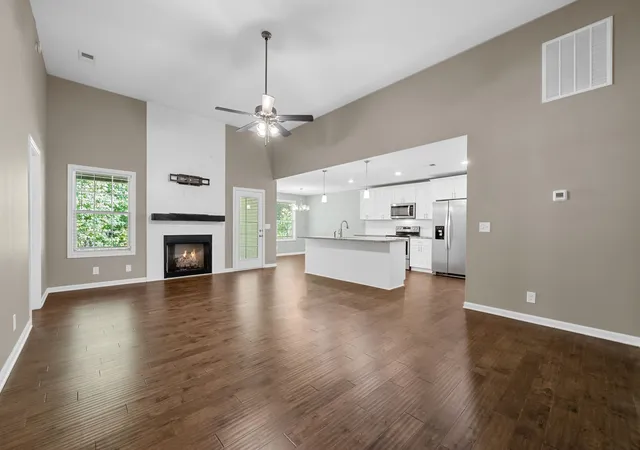 Photo 4 of Single family home for sale at 1252 Magnum Dr, Clarksville, TN 37040 | MLS# 3260533 | Listing updated on 2026-10-19