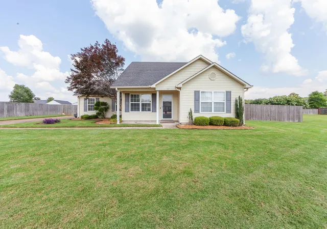 Homes for sale in Humboldt, TN | 52 Majestic Oak Cv, Humboldt, TN 38343 | MLS# 3260534