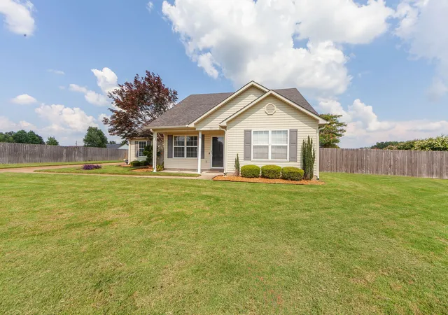 Homes for sale in Humboldt, TN | 52 Majestic Oak Cv, Humboldt, TN 38343 | MLS# 3260534