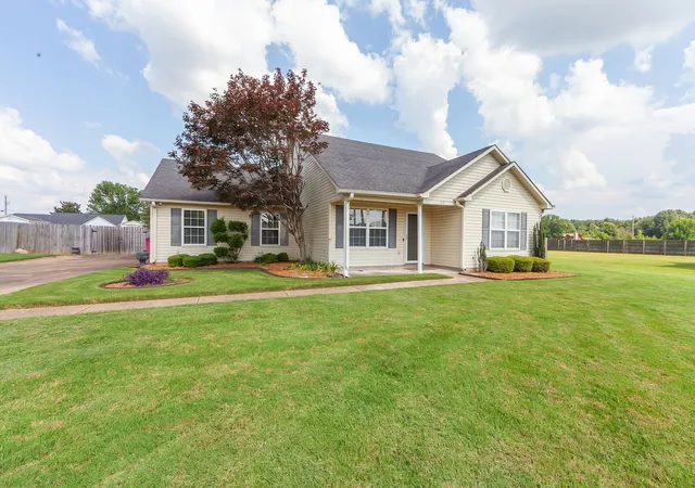 Homes for sale in Humboldt, TN | 52 Majestic Oak Cv, Humboldt, TN 38343 | MLS# 3260534
