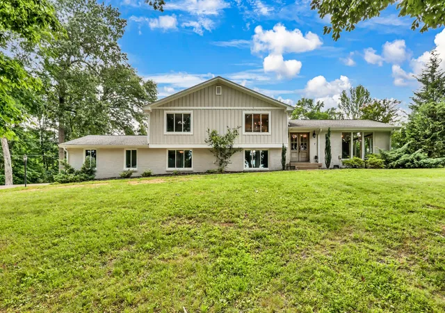 Photo 1 of Single family home for sale at 1433 Keesee Rd, Clarksville, TN 37040 | MLS# 3260555 | Listing updated on 2026-08-28