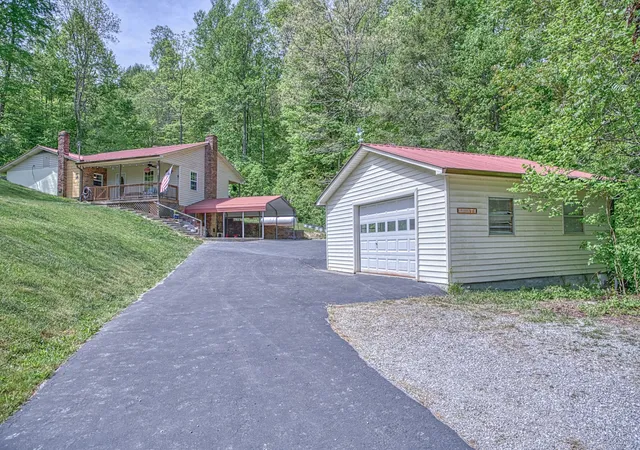 Homes for sale in Monterey, TN | 2952 Hanging Limb Hwy, Monterey, TN 38574 | MLS# 3260594