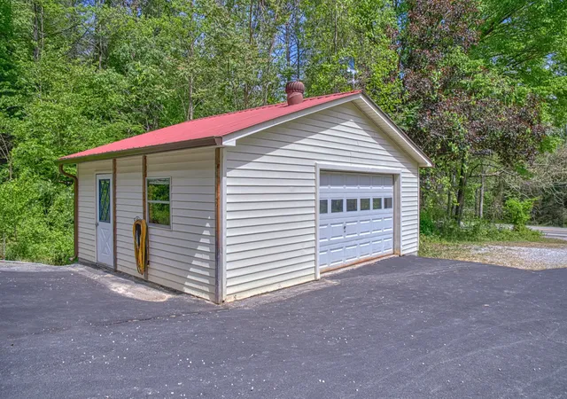Homes for sale in Monterey, TN | 2952 Hanging Limb Hwy, Monterey, TN 38574 | MLS# 3260594
