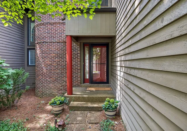 Photo 2 of Sale Pending at 766 Harpeth Tr Dr, Nashville, TN 37221 | MLS# 3262740 | Listing updated on 2026-08-28
