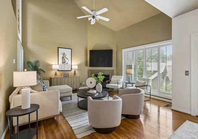 Photo 3 of Sale Pending at 766 Harpeth Tr Dr, Nashville, TN 37221 | MLS# 3262740 | Listing updated on 2026-08-28