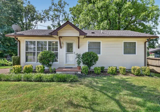 Homes for sale in Gallatin, TN | 402 Joann St, Gallatin, TN 37066 | MLS# 3262649