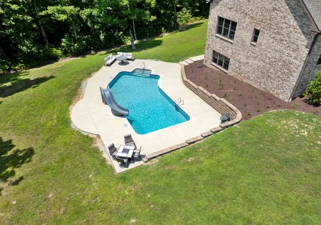 Homes for sale in White Bluff, TN | 1370 Leatherwood Rd, White Bluff, TN 37187 | MLS# 3261386