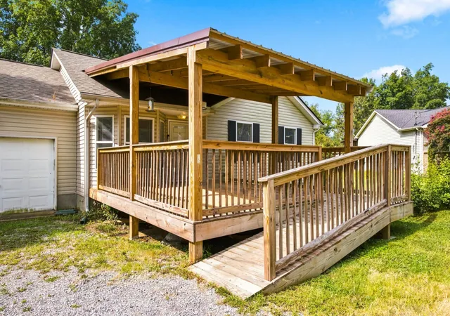 Photo 3 of Single family home for sale at 1103 Cindi Ct, Mount Juliet, TN 37122 | MLS# 3260672 | Listing updated on 2026-08-30