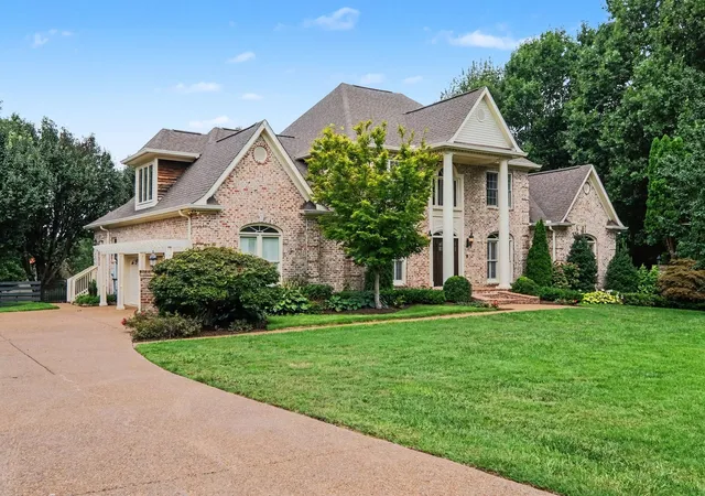Photo 2 of Single family home for sale at 1308 Lewisburg Pike, Franklin, TN 37064 | MLS# 3279279 | Listing updated on 2026-08-20