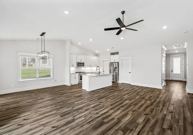 Photo 4 of Single family home for sale at 381 Springbrook Blvd, White House, TN 37188 | MLS# 3260654 | Listing updated on 2026-08-19