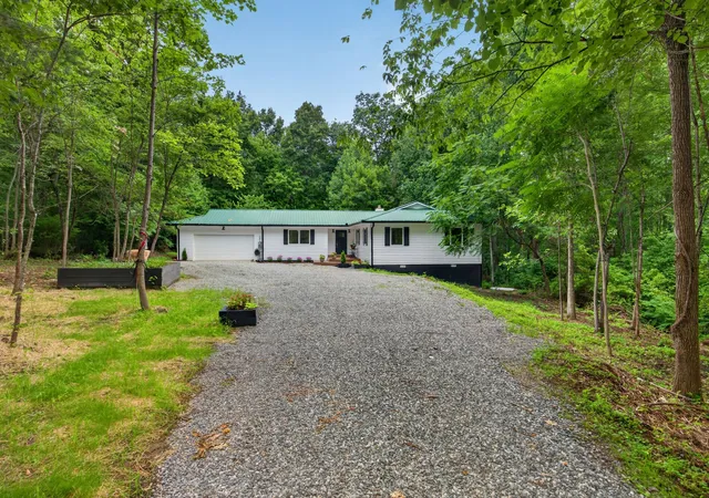 2nd image of 41 Jump Off Pl, Monterey, TN 38574 | MLS# 3270707