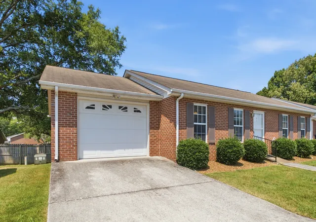 Homes for sale in Tullahoma, TN | 126 Middleton Ct, Tullahoma, TN 37388 | MLS# 3260681