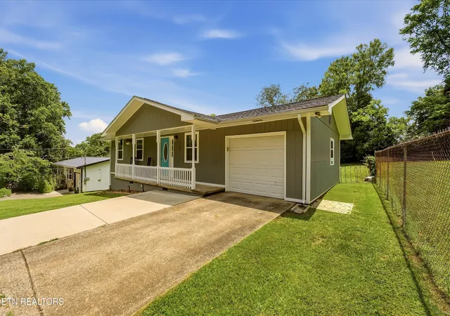 Homes for sale in Knoxville, TN | 3408 Argyle Dr, Knoxville, TN 37914 | MLS# 3260682