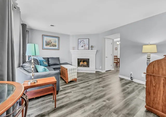 Homes for sale in Clarksville, TN | 2172 Memorial Dr #A6, Clarksville, TN 37043 | MLS# 3263147