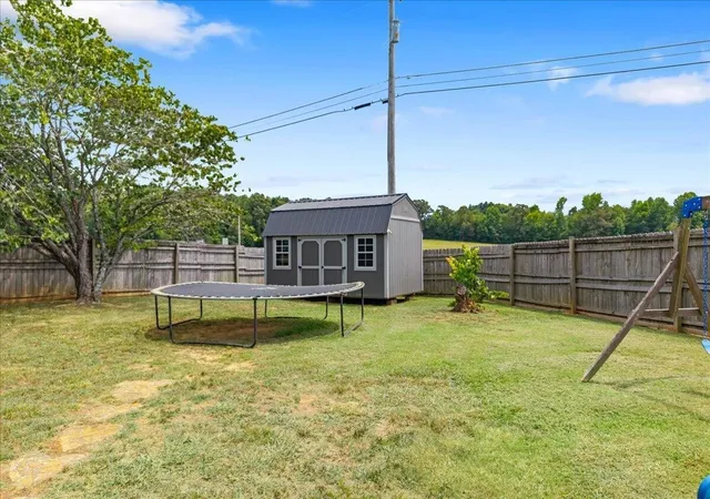 3rd image of 1217 Cedar Lane, Etowah, TN 37331 | MLS# 3260724
