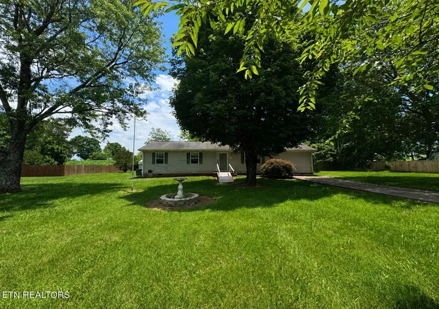 Homes for sale in Madisonville, TN | 119 Cherokee Circle, Madisonville, TN 37354 | MLS# 3260773