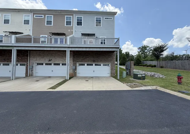 Homes for sale in Spring Hill, TN | 200 Kinsale Dr, Spring Hill, TN 37174 | MLS# 3260978