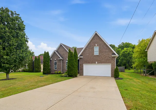 Photo 1 of Single family home for sale at 1513 Jeter Way, Murfreesboro, TN 37129 | MLS# 3263078 | Listing updated on 2026-10-25