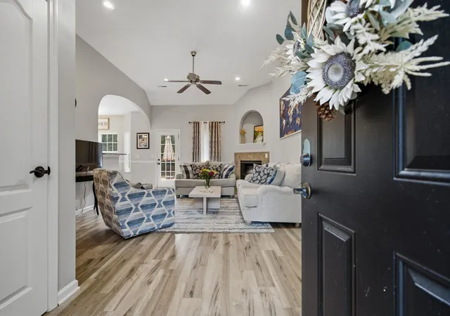 Photo 3 of Single family home for sale at 1513 Jeter Way, Murfreesboro, TN 37129 | MLS# 3263078 | Listing updated on 2026-10-25
