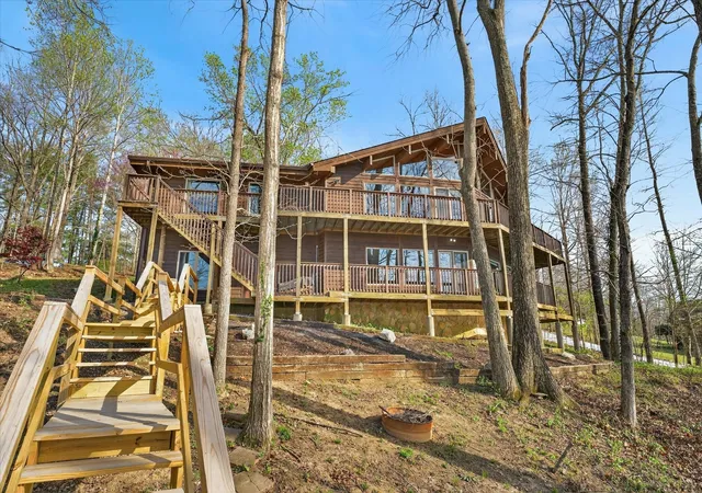 Homes for sale in Dover, TN | 203 Whispering Hills Dr, Dover, TN 37058 | MLS# 3261000