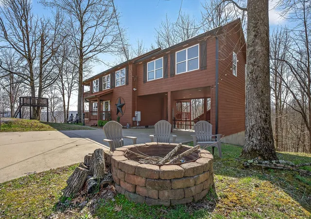 Homes for sale in Smithville, TN | 300 Crest Dr, Smithville, TN 37166 | MLS# 3261011