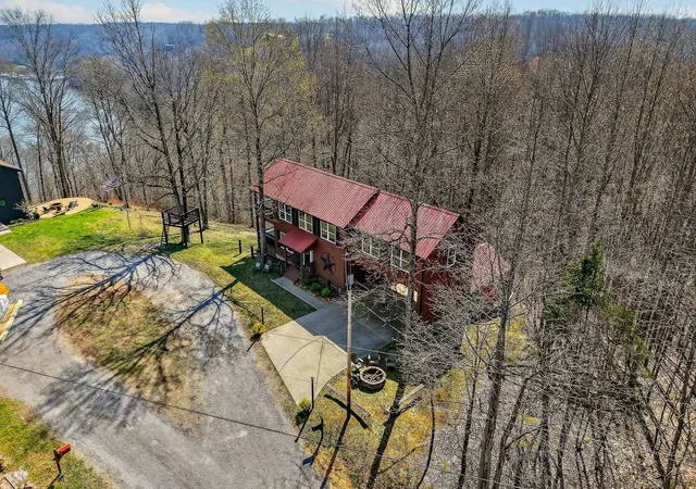 Homes for sale in Smithville, TN | 300 Crest Dr, Smithville, TN 37166 | MLS# 3261011