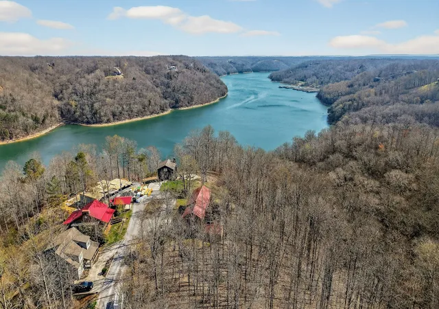 Homes for sale in Smithville, TN | 300 Crest Dr, Smithville, TN 37166 | MLS# 3261011