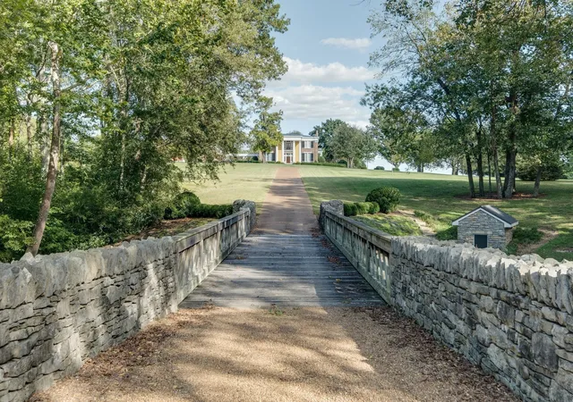 Photo 3 of Mansion for sale at 1711 Old Hillsboro Rd, Franklin, TN 37069 | MLS# 3261021 | Listing updated on 2026-07-06