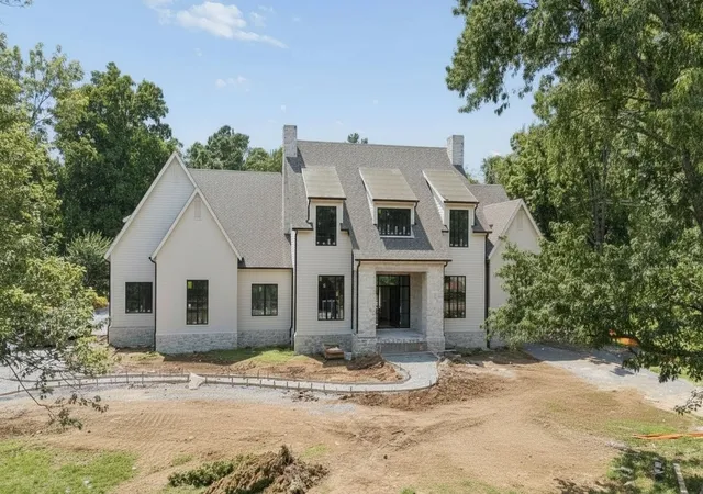 Photo 2 of Mansion for sale at 6208 Milbrook Rd, Brentwood, TN 37027 | MLS# 3263353 | Listing updated on 2026-09-23