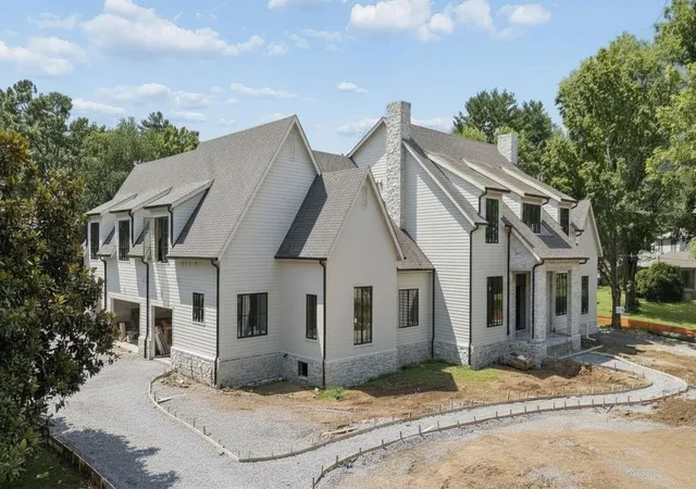 Photo 3 of Mansion for sale at 6208 Milbrook Rd, Brentwood, TN 37027 | MLS# 3263353 | Listing updated on 2026-09-23