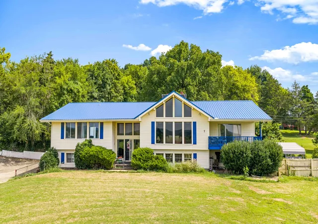 Homes for sale in Fayetteville, TN | 85 Boonshill Rd, Fayetteville, TN 37334 | MLS# 3264253