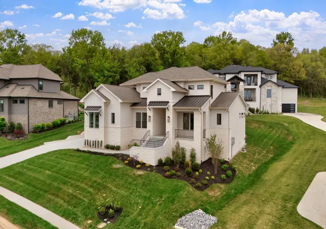 Photo 2 of Single family home for sale at 6066 Lookaway Cir, Franklin, TN 37067 | MLS# 3261047 | Listing updated on 2026-09-18